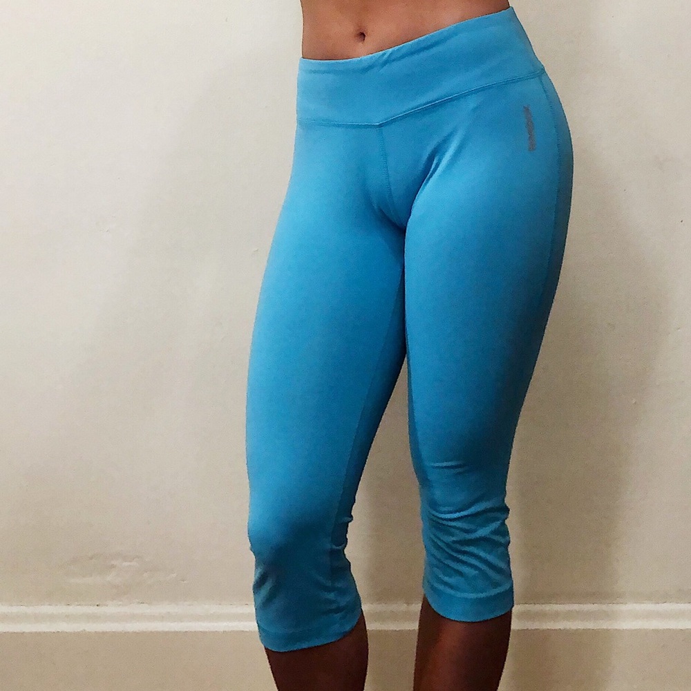 ‼️SALE‼️Reebok Play-Dry Cropped Workout Leggings